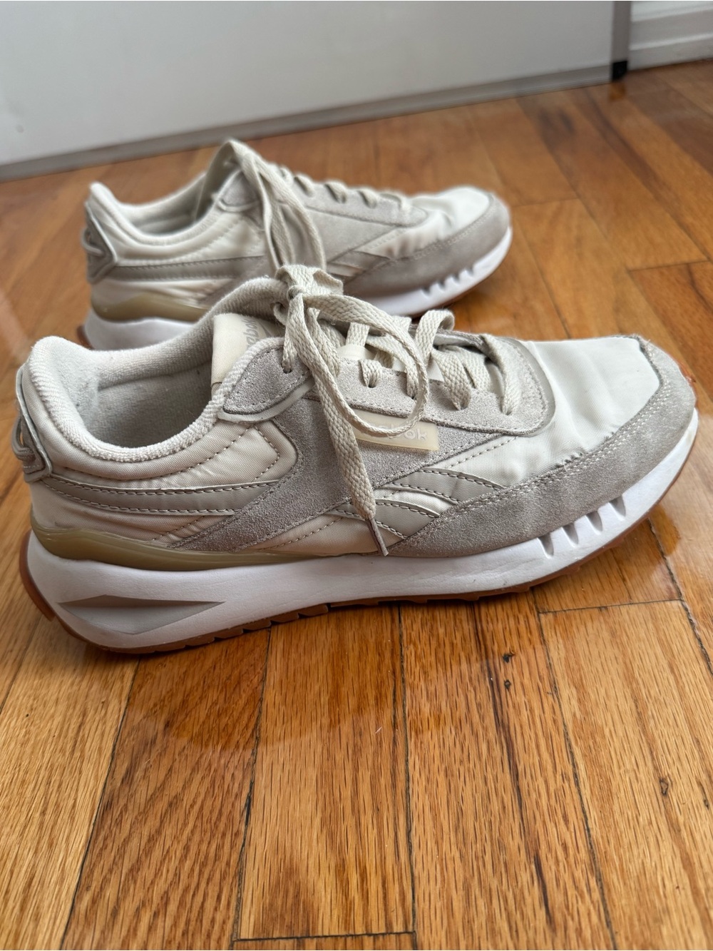 Reebok Women's Beige Low-Profile Casual Sneakers